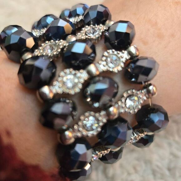 NWOT Rhinestone & Bead Stretch Bracelet Silver - Picture 5 of 8